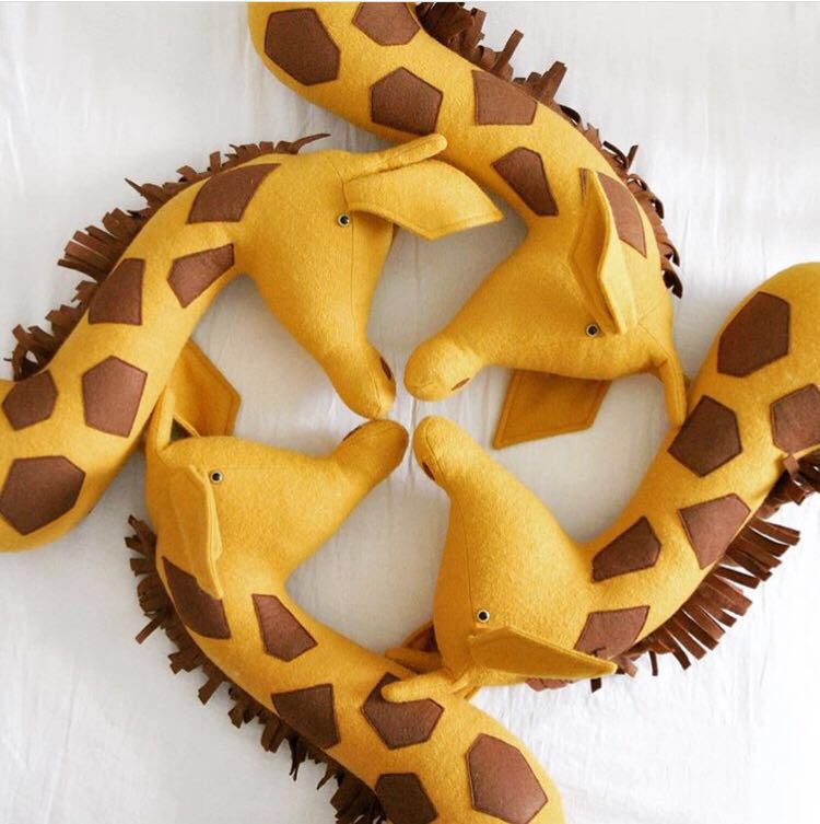 Adorable Giraffe Plush Toy Wall Hanging for Kids Room Decor