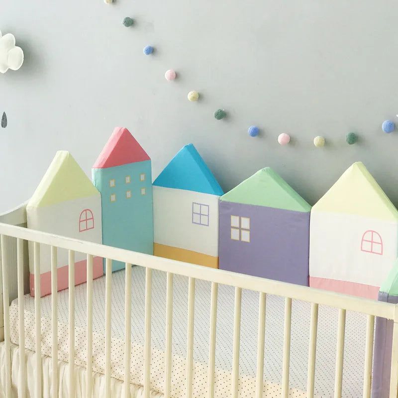 Tour de Lit Bébé - Thème Maisons Pastel