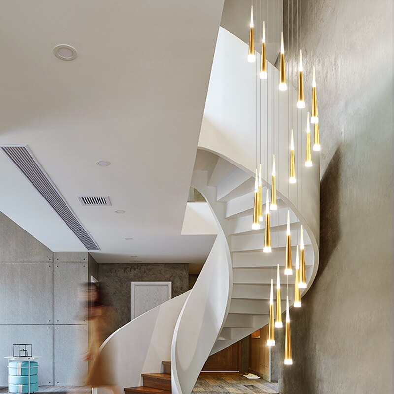 Lustre d'escalier à tubes coniques : éclairage exquis