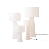 Stehlampe aus cremefarbenem Stoff – nordisch minimalistisch