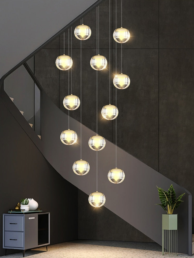 Lustre d’escalier boule de cristal : embellissez votre espace