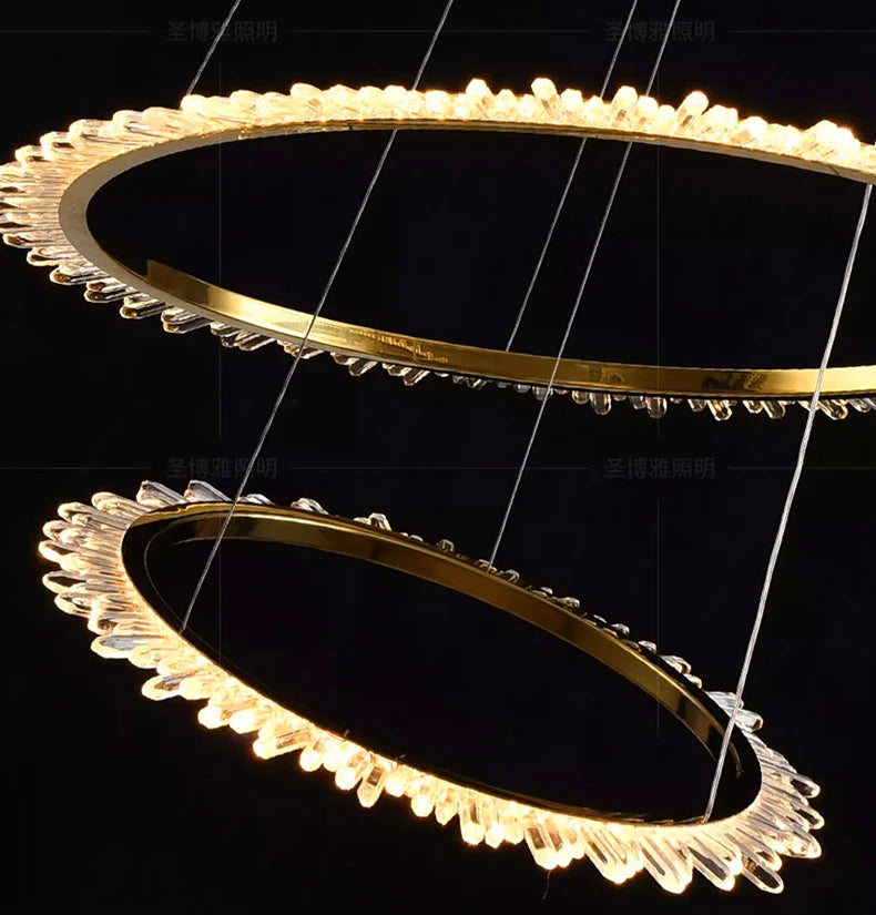 Lustre d'escalier à LED en cristal Rings : Élégance