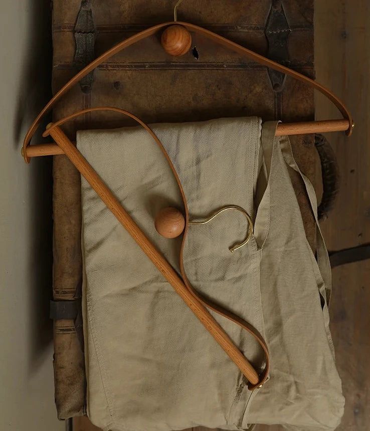 Genuine Leather Solid Oak Wood Hangers for Clothes