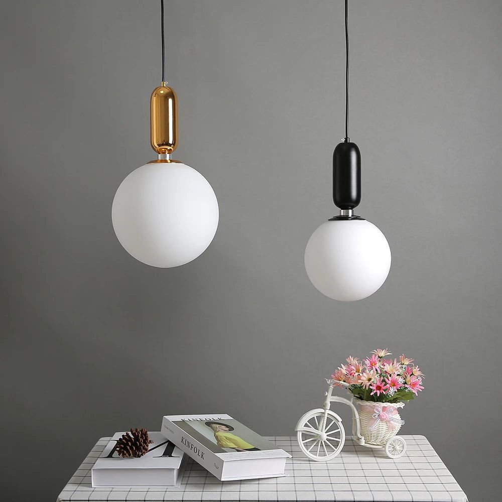 Lampe suspendue boule de verre - Illuminez votre espace avec élégance