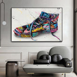 Art mural sur toile avec des baskets et des graffitis