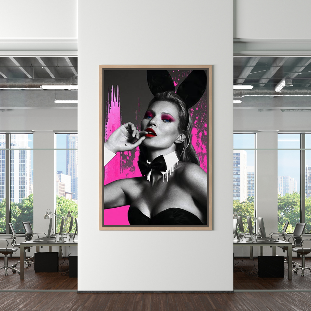 Kate Moss Pink Bunny Poster – Kunstdruck in limitierter Auflage