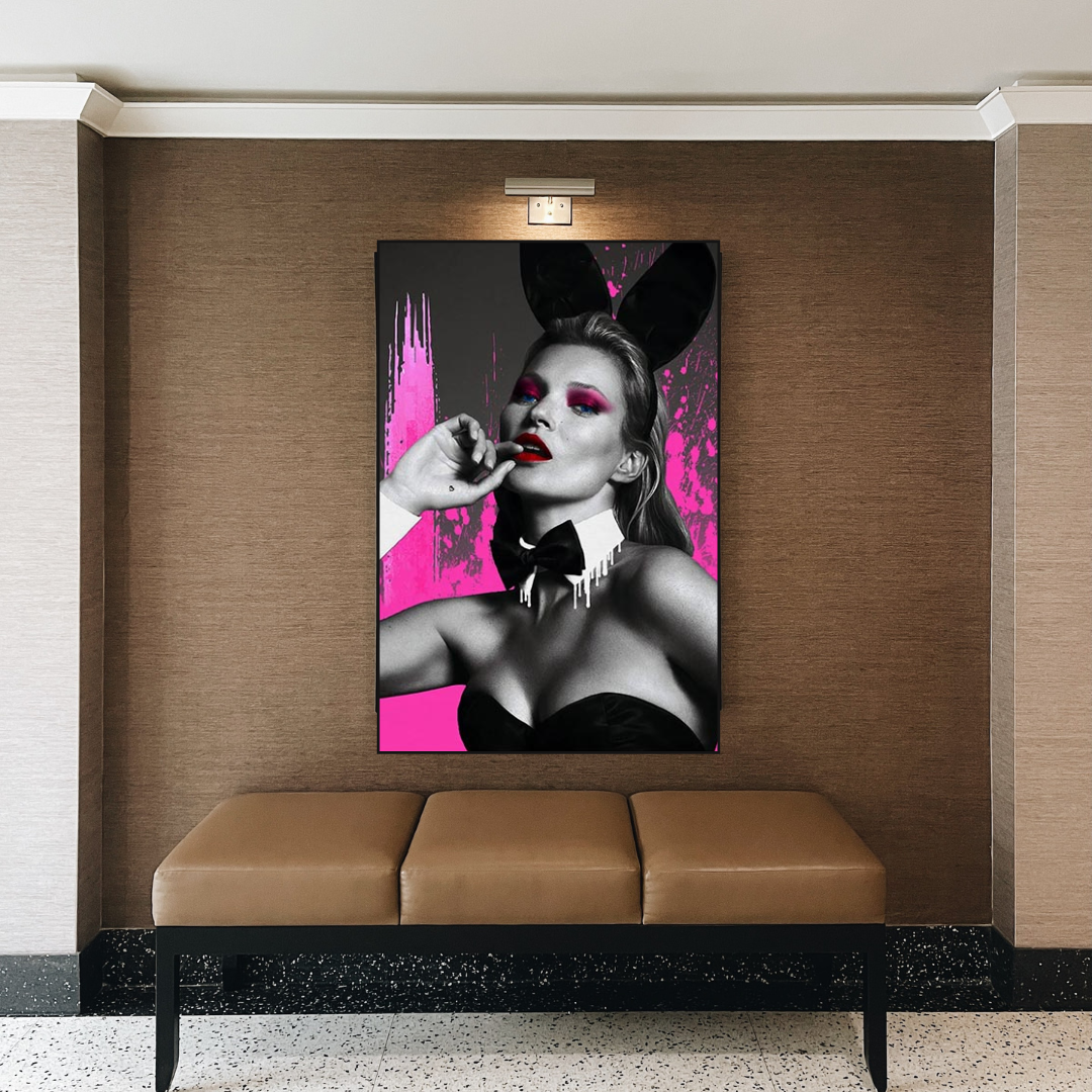 Kate Moss Pink Bunny Poster - Impression d'art en édition limitée