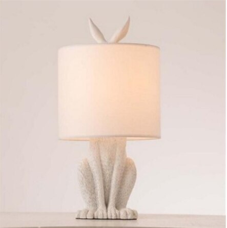 Lampe de table en résine de lapin masqué - Illuminez votre espace