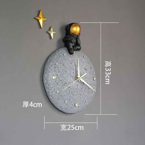 Horloge murale astronaute de luxe moderne et légère