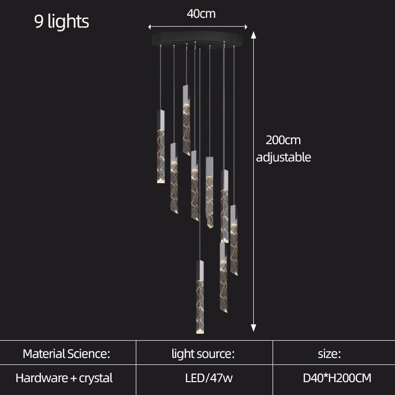 Lumière de lustre en cristal d'escalier