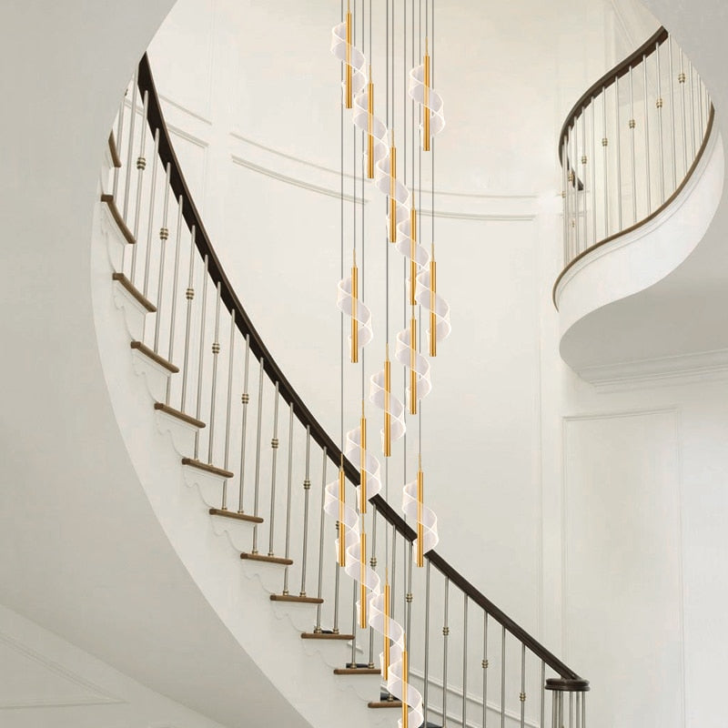 Lustre en spirale d'escalier : Illuminez avec élégance