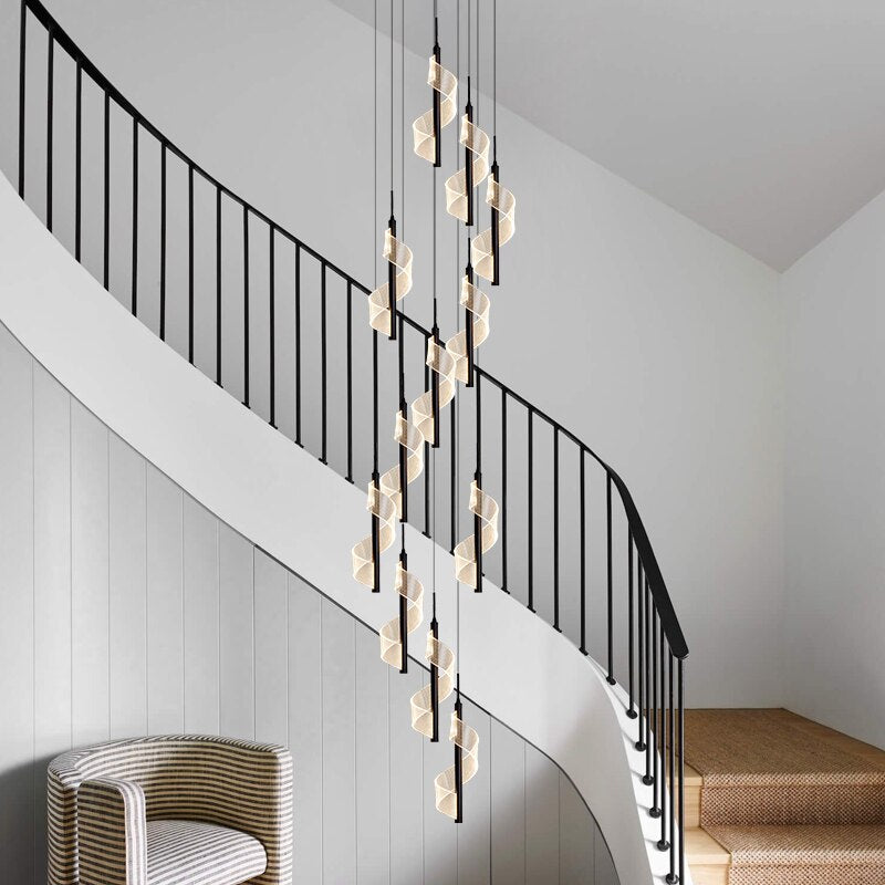 Lustre en spirale d'escalier : Illuminez avec élégance